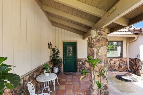 2662 Sovereign Way, Riverside CA  92506-5120 exterior