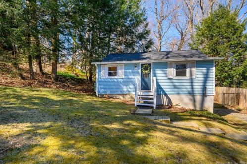 41 Farview Dr, Sandy Hook, CT 06482-1149