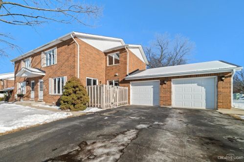 298 Paddock Cir, Glendale Heights, IL 60139-2133