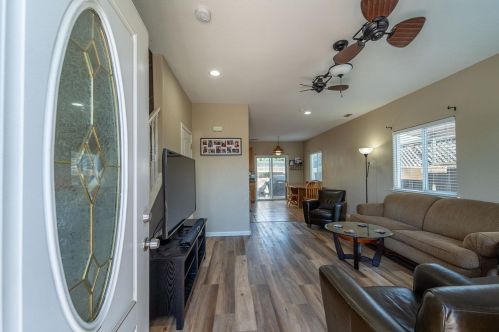 1061 Vermont Ave, Turlock CA  95380-5341 exterior