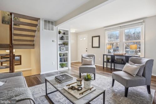 8675 Hickory Ridge Ct, Springfield VA  22153-3703 exterior