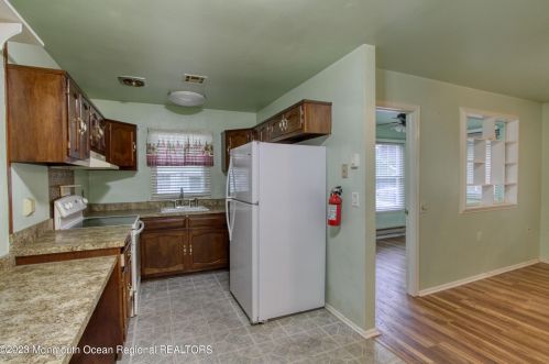 20 Molly Pitcher Blvd, Lakehurst, NJ 08759-1561