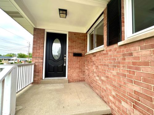 3769 Creekview Dr, Cincinnati, OH 45241-2752