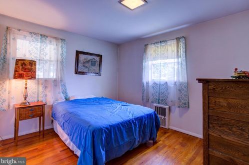 72 Village Dr, Lancaster PA  17601-3324 exterior