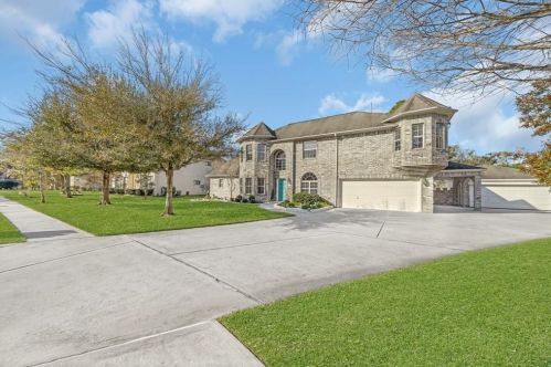 4303 Kirby Oaks Dr, Taylor Lake Village, TX 77586-4563