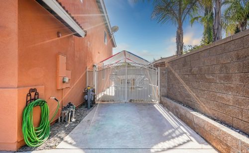 11440 Arizona Ave, Riverside CA  92503-8811 exterior