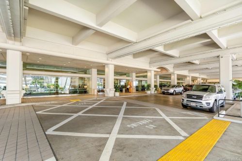 410 Atkinson Dr, Honolulu HI  96814-4730 exterior