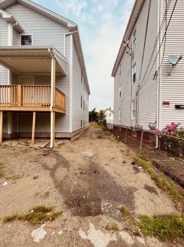 15 Sackett St, Providence, RI 02907-2019