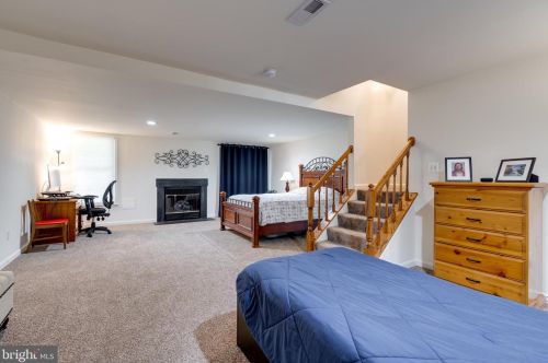 8725 Stone Hill Pl, Springfield VA  22153-1718 exterior