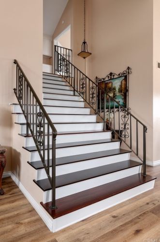 8450 Tamarind Ln, Riverside CA  92509-5180 exterior