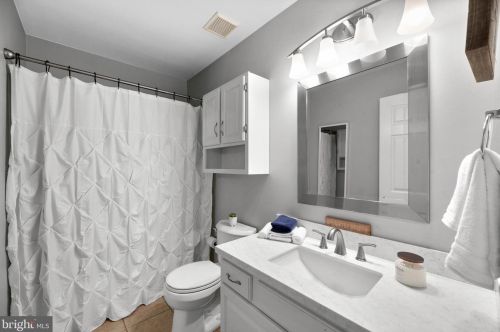 92 Berrywood Dr, Severna Park MD 21146-2001 exterior