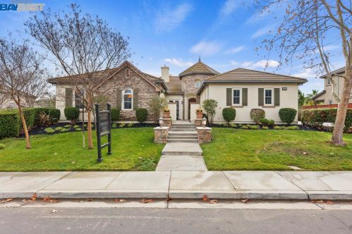 1300 Safreno Way, Pleasanton, CA 94566-2267