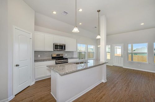 1718 Cindy Ln, Conroe TX  77304-3158 exterior