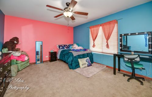 708 Bay Shore Dr, Pingree Grove IL  60140-9144 exterior