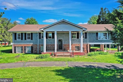 13908 Fitzwater Dr, Nokesville, VA 20181-1925