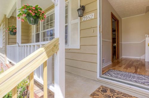 2162 Tourney Dr, Marietta, GA 30062-1756