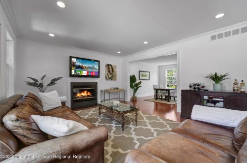 49 Maidenstone Dr, Tinton Falls NJ 07712-3780 exterior