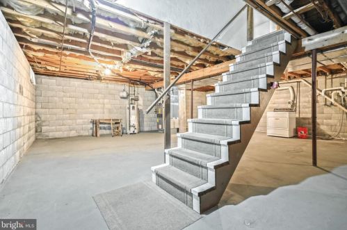 764 Walnut St, Hanover PA 17331-2051 exterior