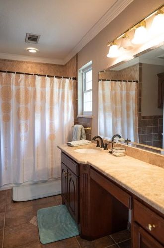 211 Oaklawn Ave, Nocona TX 76255-3109 exterior