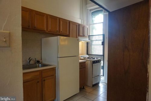 110 42nd St, Philadelphia, PA 19104-3011