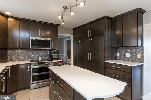 2355 View Rd, Lancaster PA  17602-1844 exterior