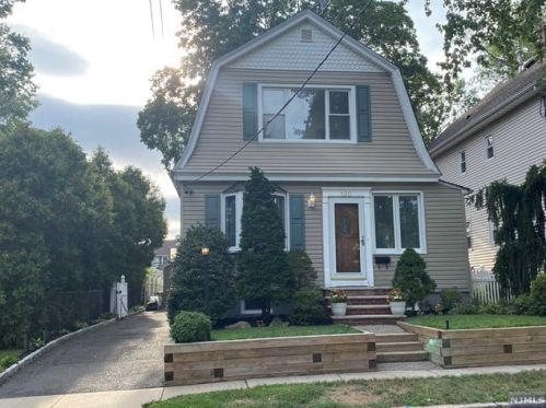 130 Prospect Ave, N Milford, NJ 07646-1620