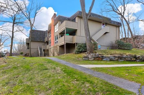 124 Gillies Ln, Norwalk CT  06854-1062 exterior