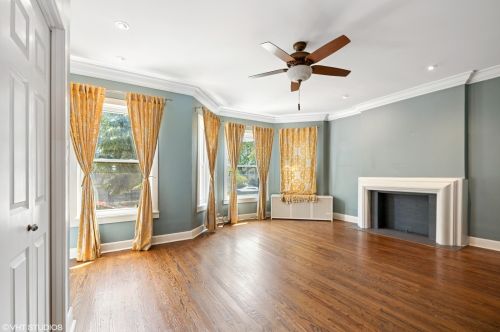 3808 Pine Grove Ave, Chicago, IL 60613-3314