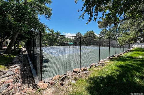 6909 Briarwood Dr, Englewood CO 80112-1160 exterior