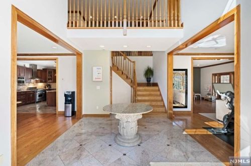 38 Fairview Ave, Closter, NJ 07624-1104