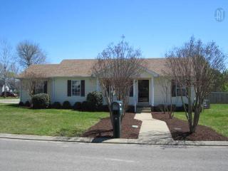 2111 Bolden Dr, Murfreesboro, TN 37127-5911