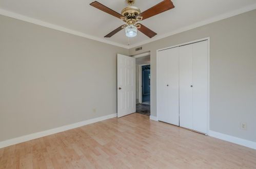 1939 Rambling Rdg Ln, Carrollton TX 75007-3154 exterior