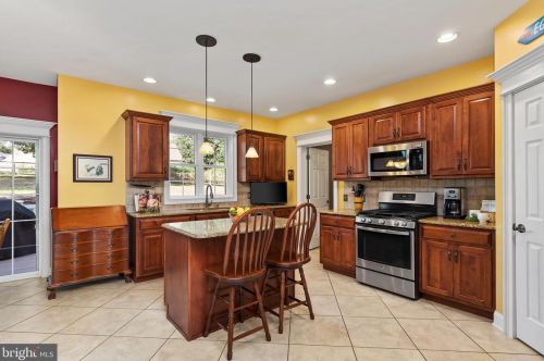 276 Pne Crk Dr, Carlisle PA  17013-9611 exterior