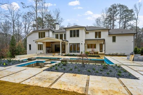 1113 Crest Valley Dr, Atlanta, GA 30327-4582