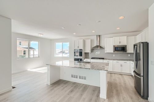 344 Geneva St, Denver, CO 80010-4341