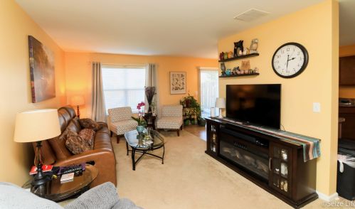 585 Vine St, Pingree Grove IL  60140-5621 exterior