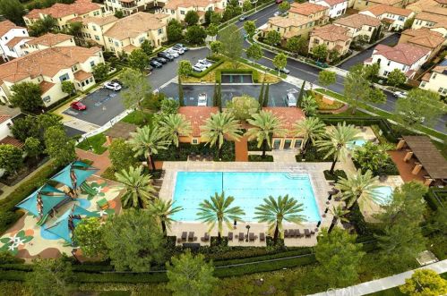 132 Desert Bloom, Irvine CA  92618-8871 exterior