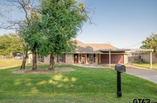 211 Green Lane Trl, Whitehouse, TX 75791-3619