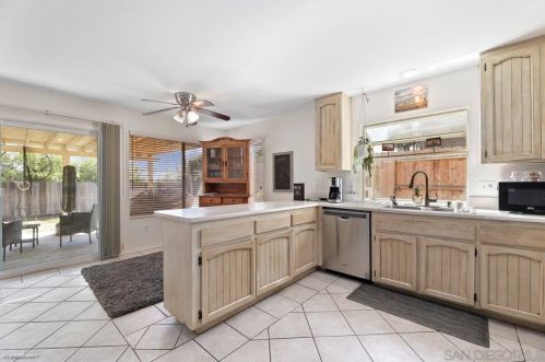 369 Willowspring Dr, Encinitas, CA 92024-3130