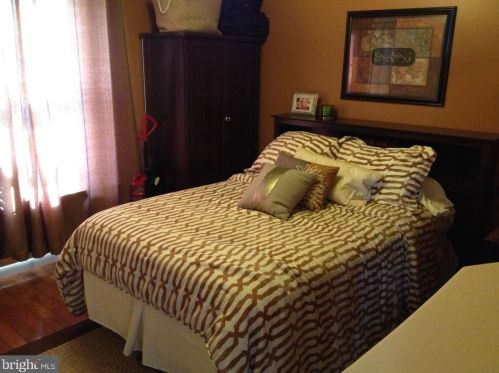 100 3rd St, Philadelphia, PA 19106-1882