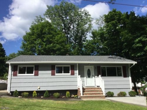 9 Johnson Ave, Hopatcong, NJ 07843-1341