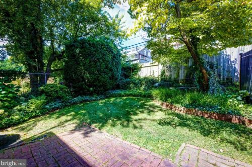 225 Gravers Ln, Philadelphia PA 19118-2802 exterior