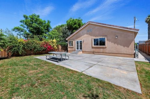 517 Prospect Ave, Riverside CA  92507-1720 exterior