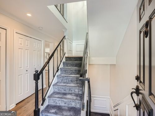 8 Ivy Ridge Dr, Atlanta GA  30342 exterior