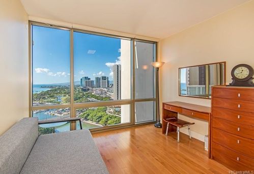 1551 Ala Wai Blvd, Honolulu HI  96815-1011 exterior