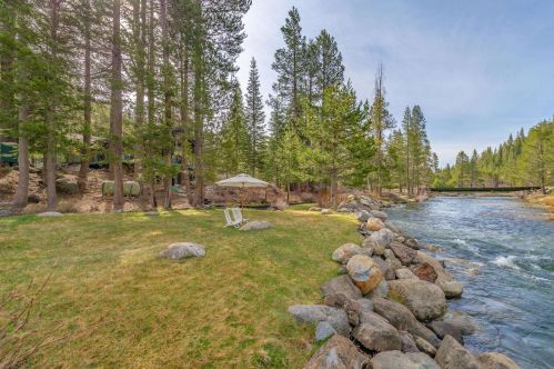 6860 Riv Rd, Truckee CA  exterior