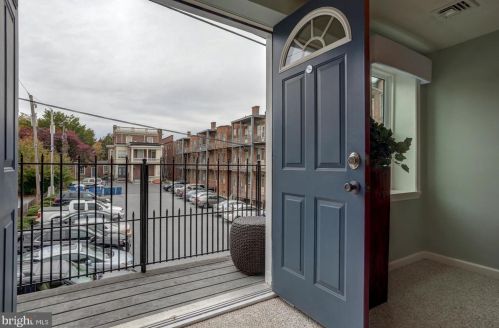 241 Cherry St, Lancaster PA  17602-2725 exterior