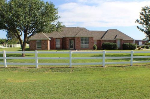 740 Ranch Rd, Fort Worth, TX 76131-4500
