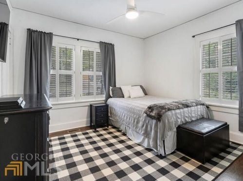 2859 Elliott Cir, Atlanta GA  30305-2726 exterior