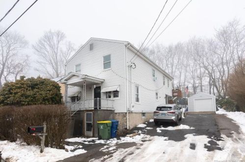 182 Benefit St, Waterbury, CT 06704-3205